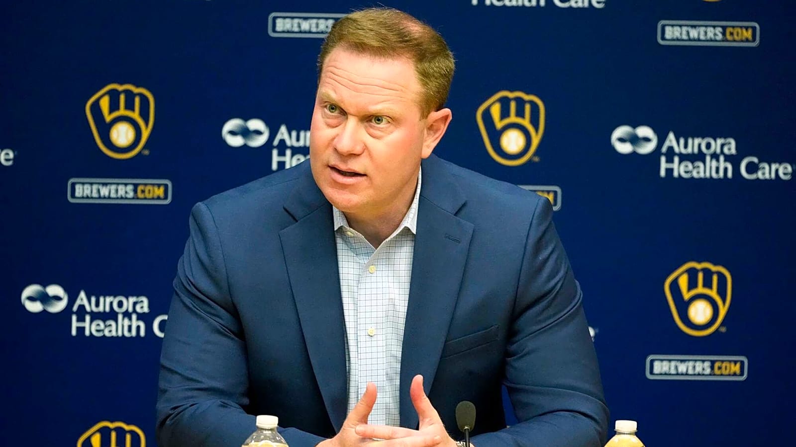 Brewers promote Matt Arnold to president of baseball operations