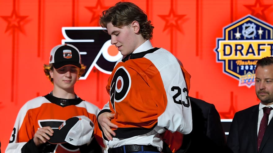 Flyers activate, reassign defenseman Oliver Bonk