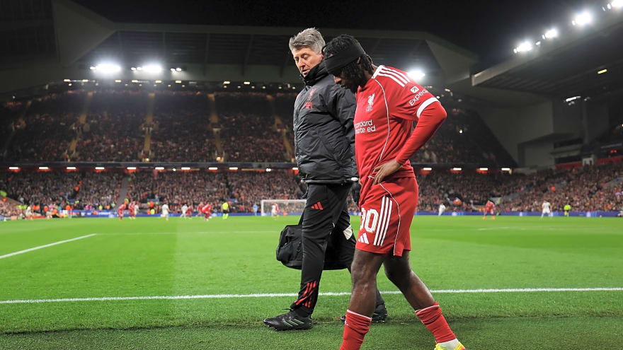 Slot discloses Liverpool transfer plan after Jeremie Frimpong suffers serious inury