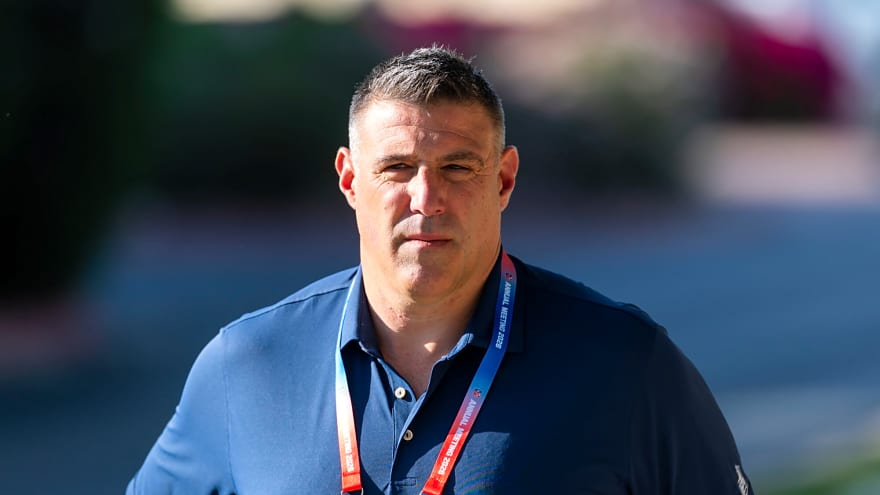 Patriots’ Vrabel Fumbles Again After Being ‘Caught’ With NFL’s Highest-Paid Female Reporter