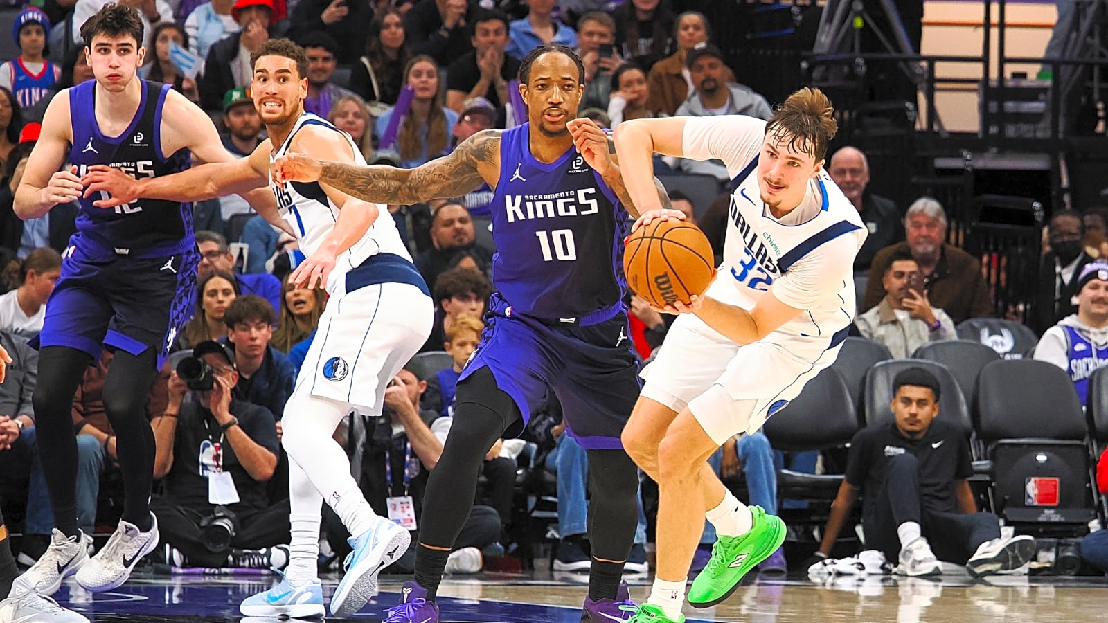 Sacramento Kings Defeat Dallas Mavericks 113-107