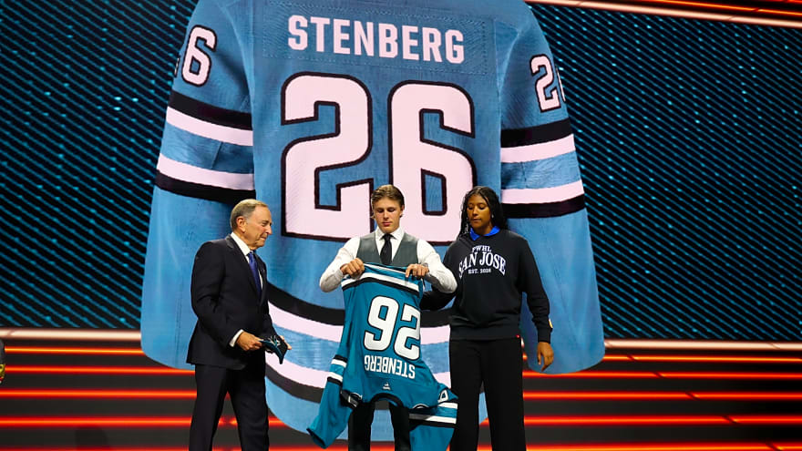 Sharks Sign Ivar Stenberg To Entry-Level Contract