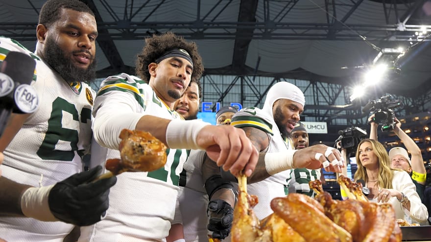 Green Bay Packers Defeat Detroit Lions On Thanksgiving Day