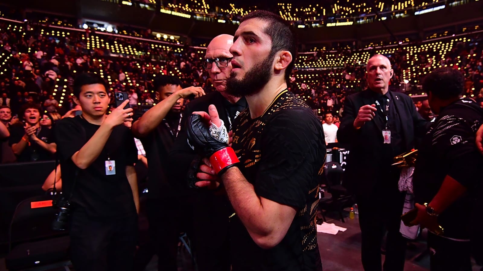 Islam Makhachev Vows to Fulfill Fan’s Wish of Destroying Ilia Topuria