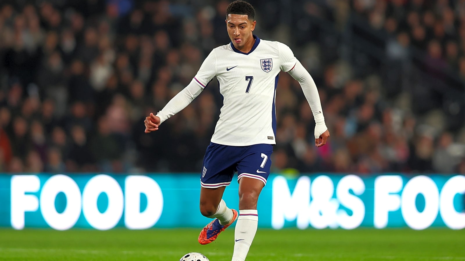 Man Utd keen to bring ‘powerful’ star back to EPL, but it would be a mistake – (Opinion)