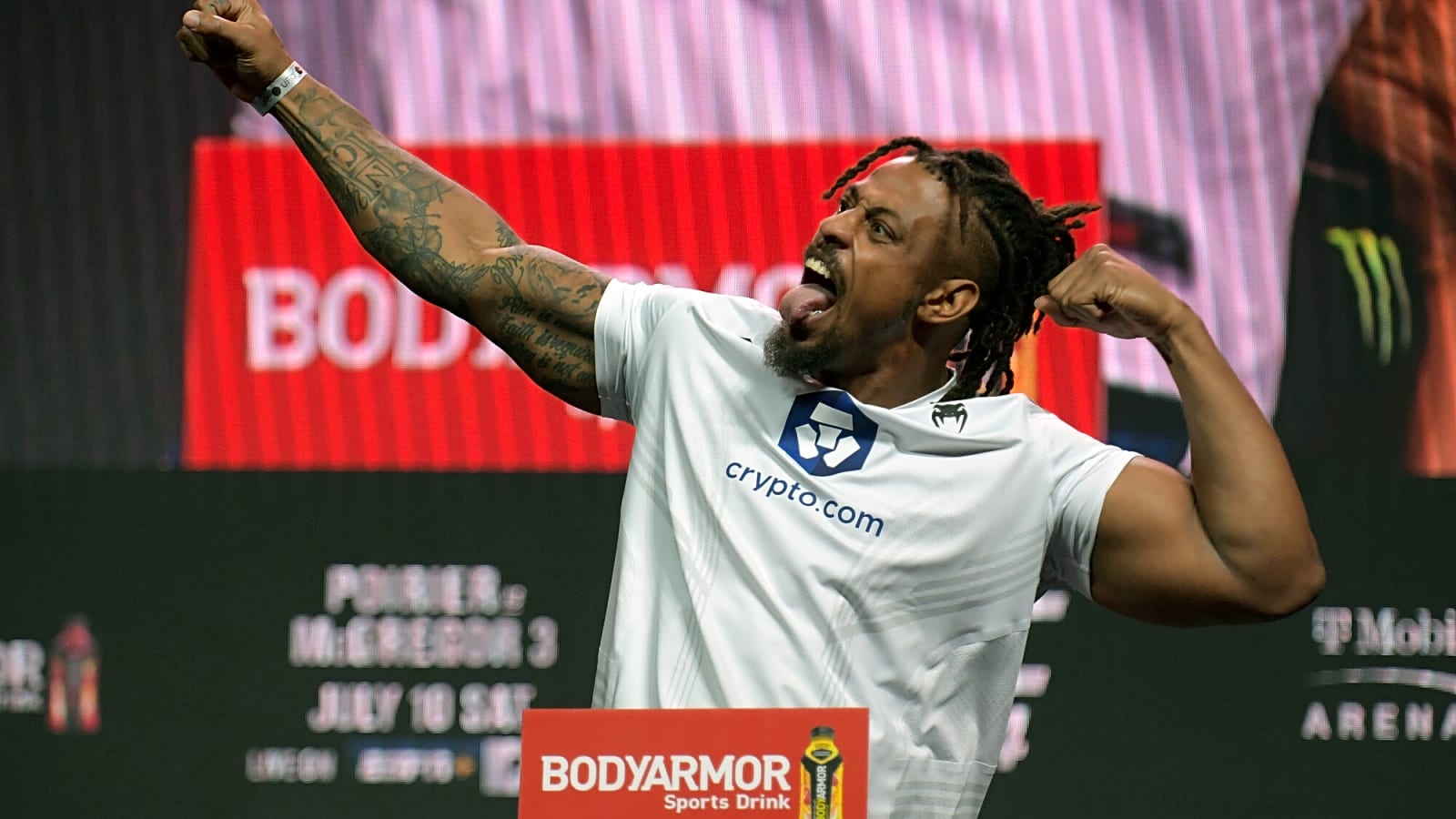 Greg Hardy comes in 25 pounds overweight for fight in Serbia