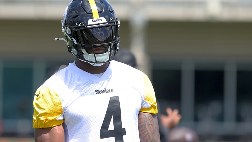 DK Metcalf Leaks That Steelers' Aaron Rodgers May Have Lied About 2026 Being His Final Season