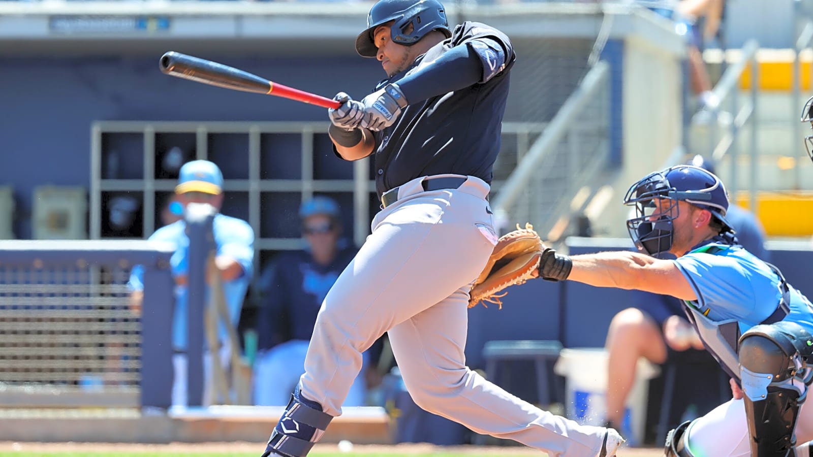 Red Sox bring back former catching prospect Ronaldo Hernández on minor-league deal