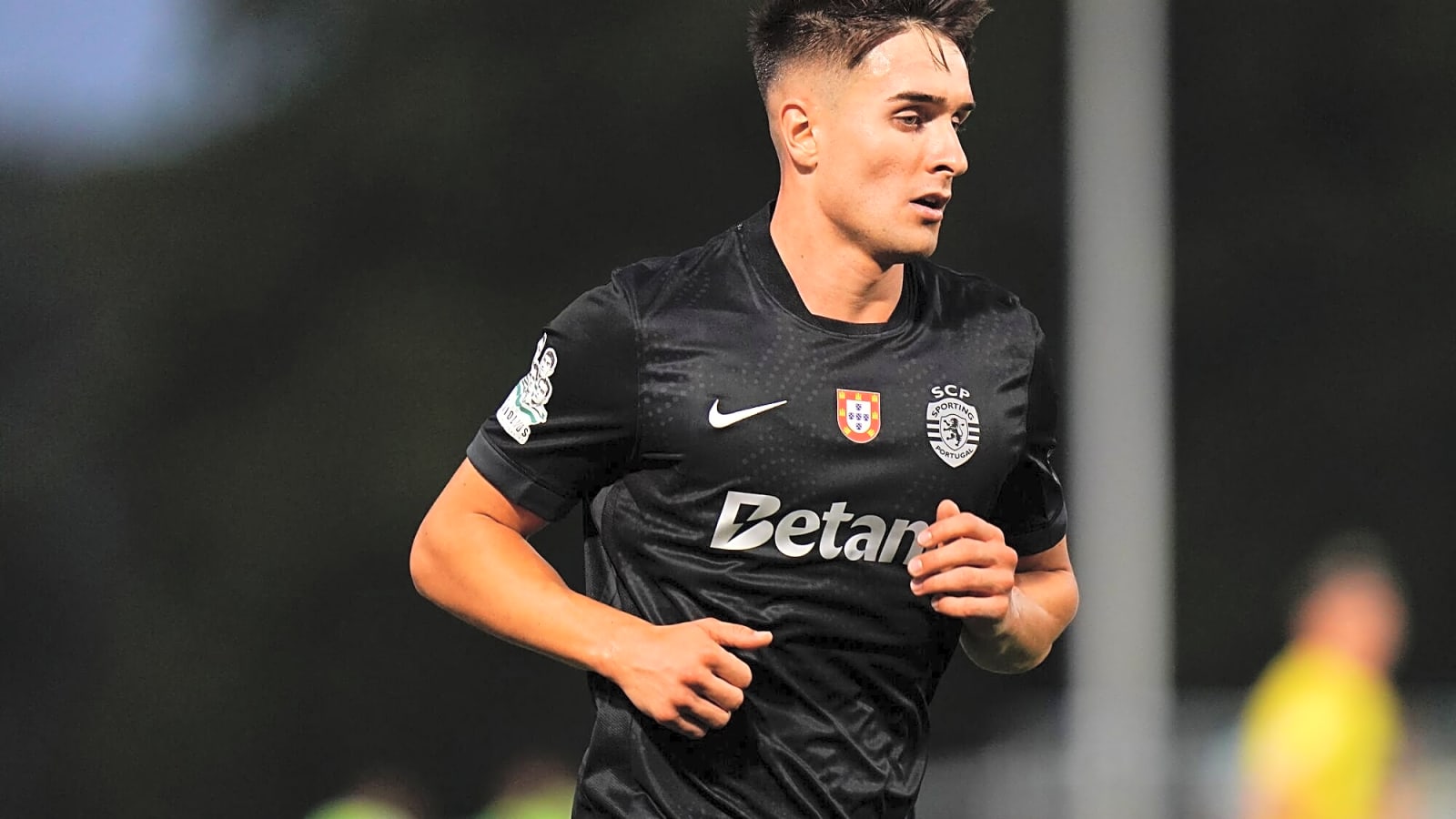 Report: Chelsea ready to challenge Man City in race for Spanish star