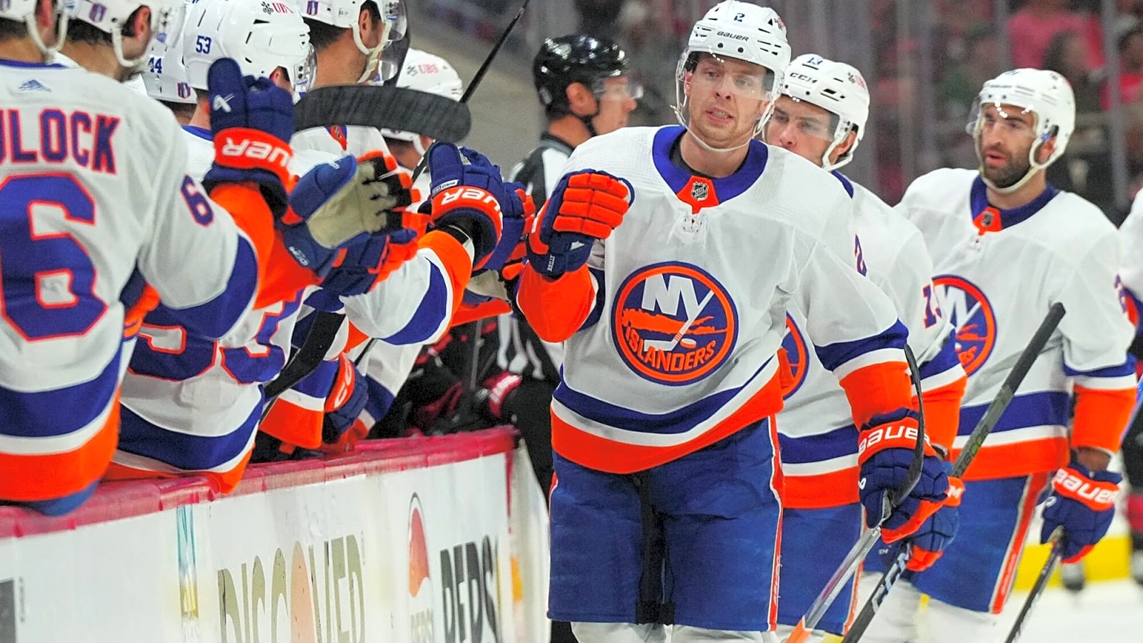 Report: Carolina Hurricanes sign Mike Reilly to one-year contract