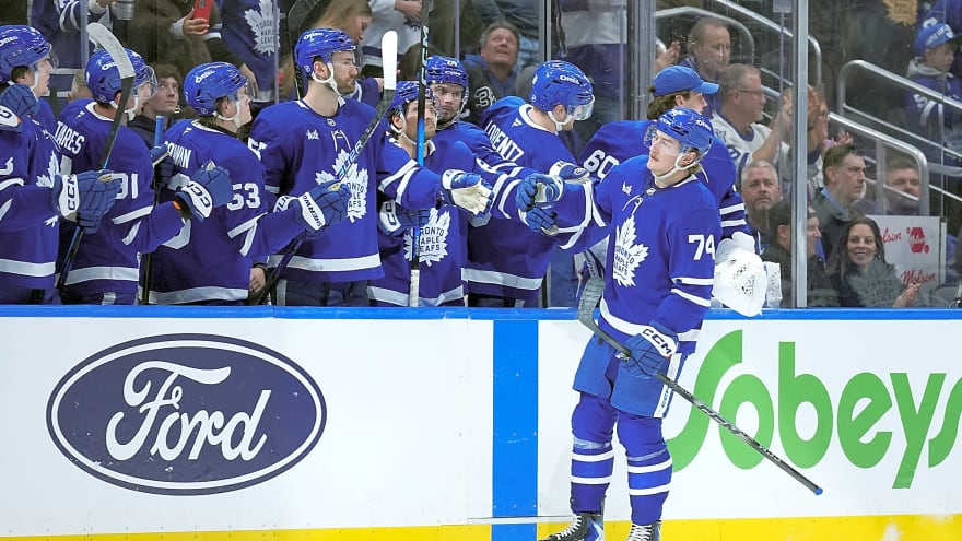 Breaking down if the Toronto Maple Leafs should extend Bobby McMann, not trade him