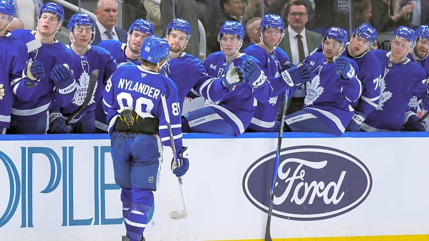 Maple Leafs Are Running Out of Middle Ground: What’s Coming?
