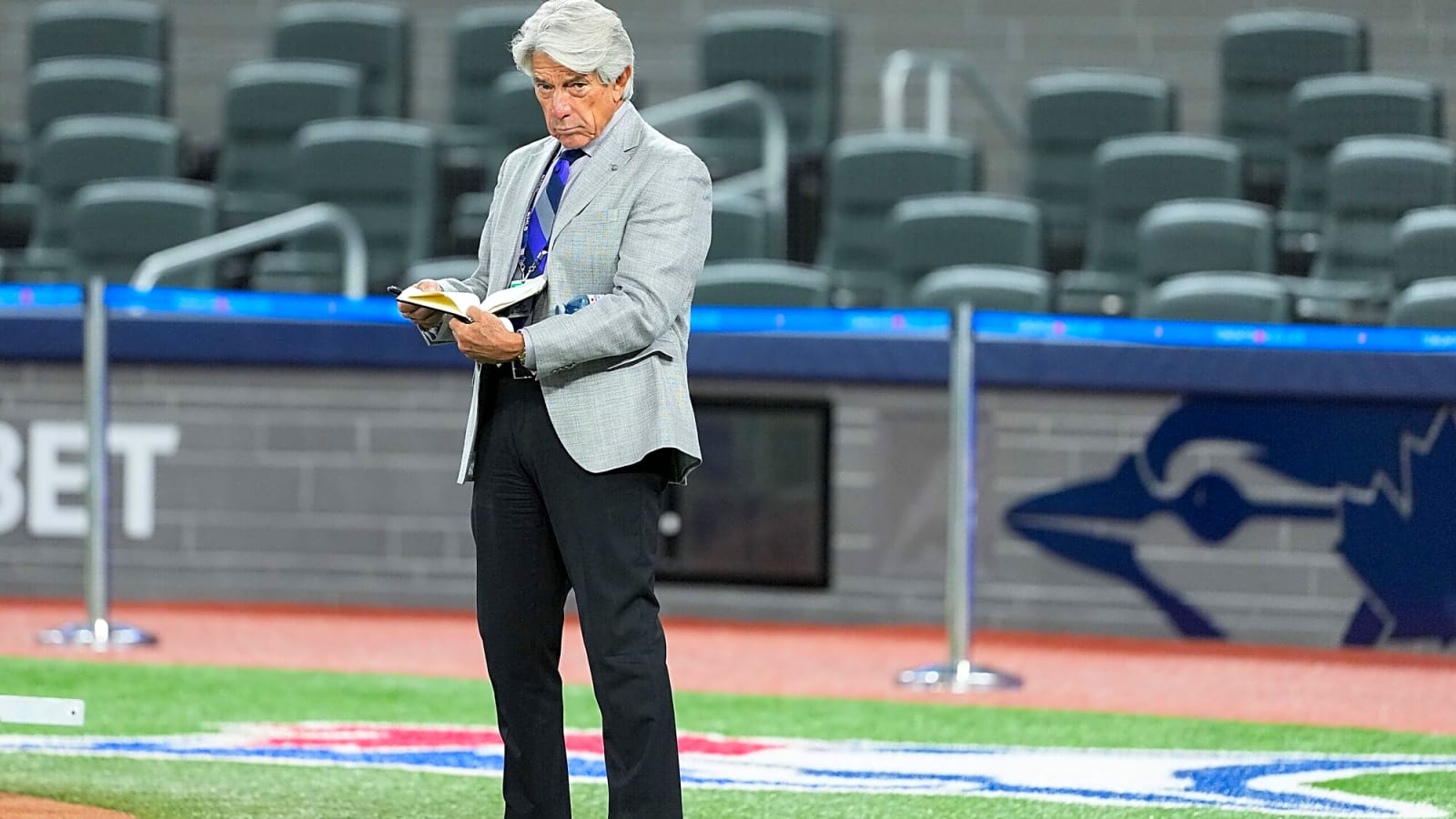 Report: Joe Siddall to replace the retired Buck Martinez in the Blue Jays broadcast booth