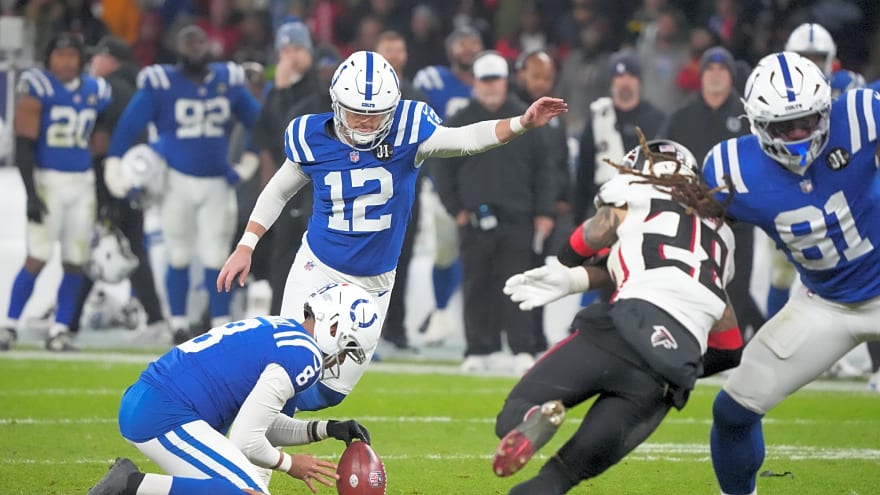 Colts waive veteran kicker after costly missed extra point
