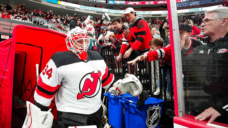 Report: Devils re-sign Jake Allen to five-year contract