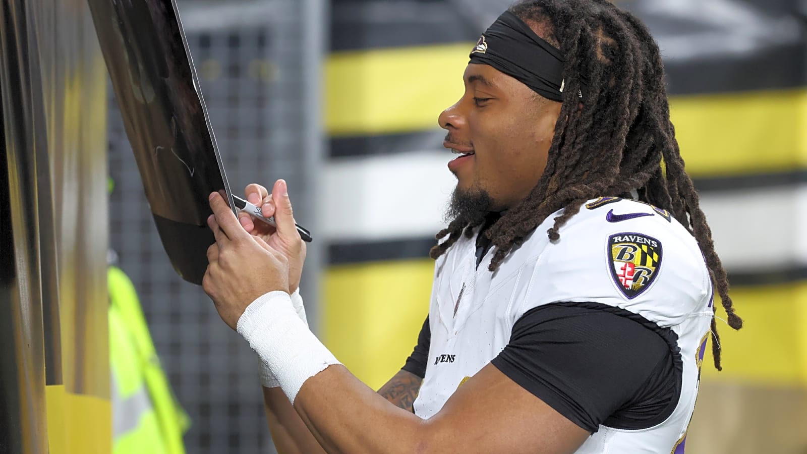 Chargers To Sign RB Keaton Mitchell