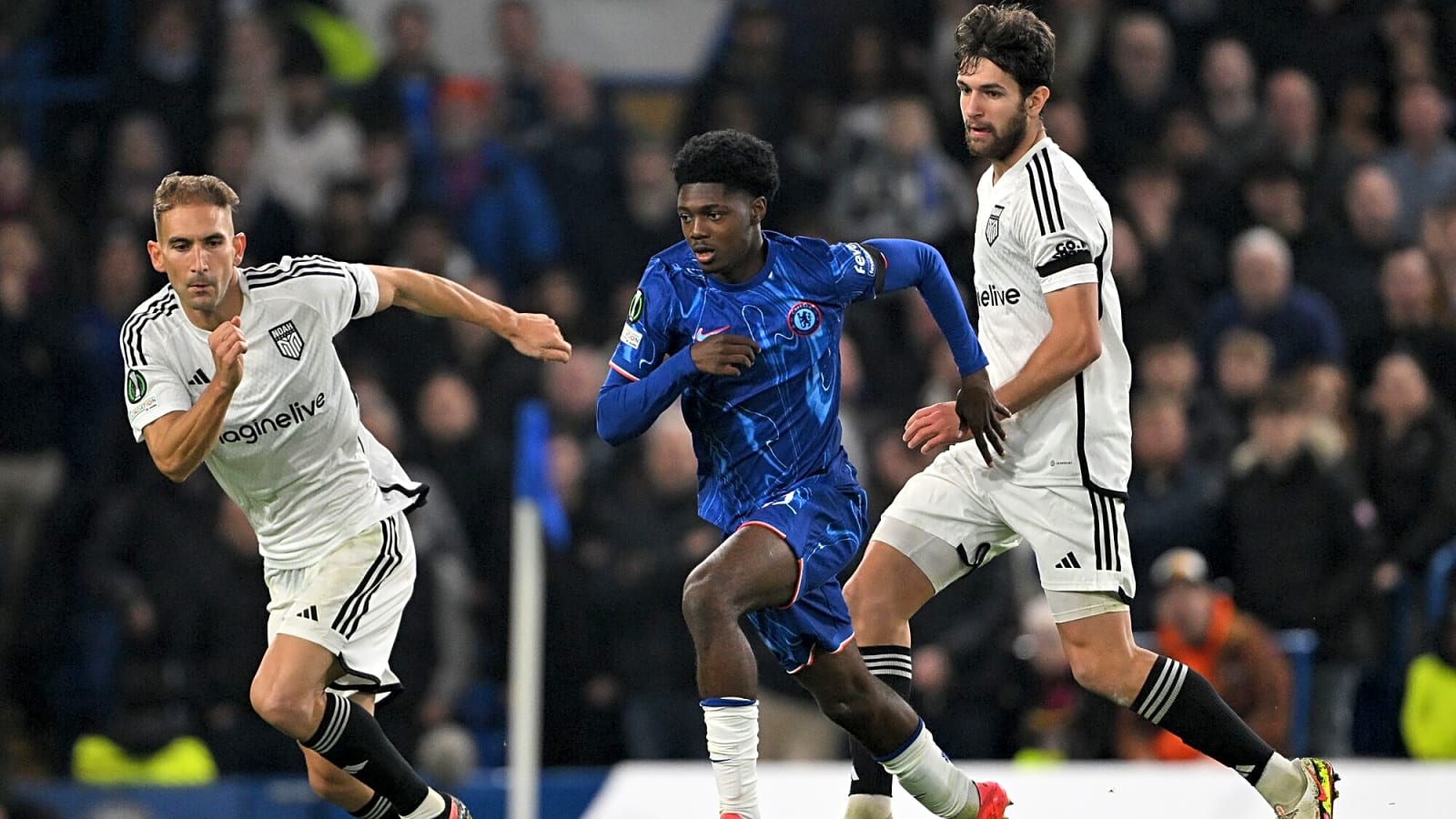 Highly rated Chelsea midfielder is now exploring options to leave late in the window