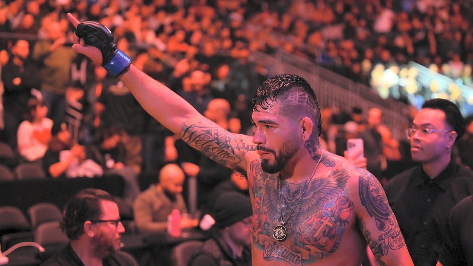 Hernandez Makes Dolidze Tap; Calls For Title Shot