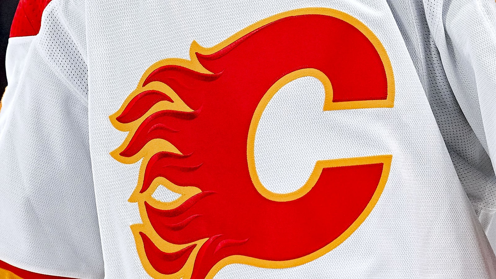 Flames promote Peter Hanlon to assistant general manager
