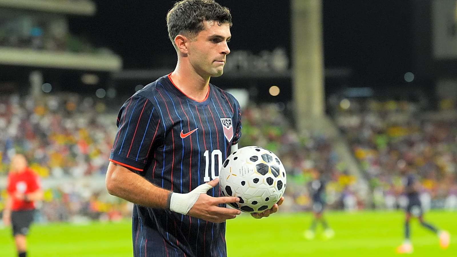 Christian Pulisic reveals favorite NHL team and sends message to USMNT fans