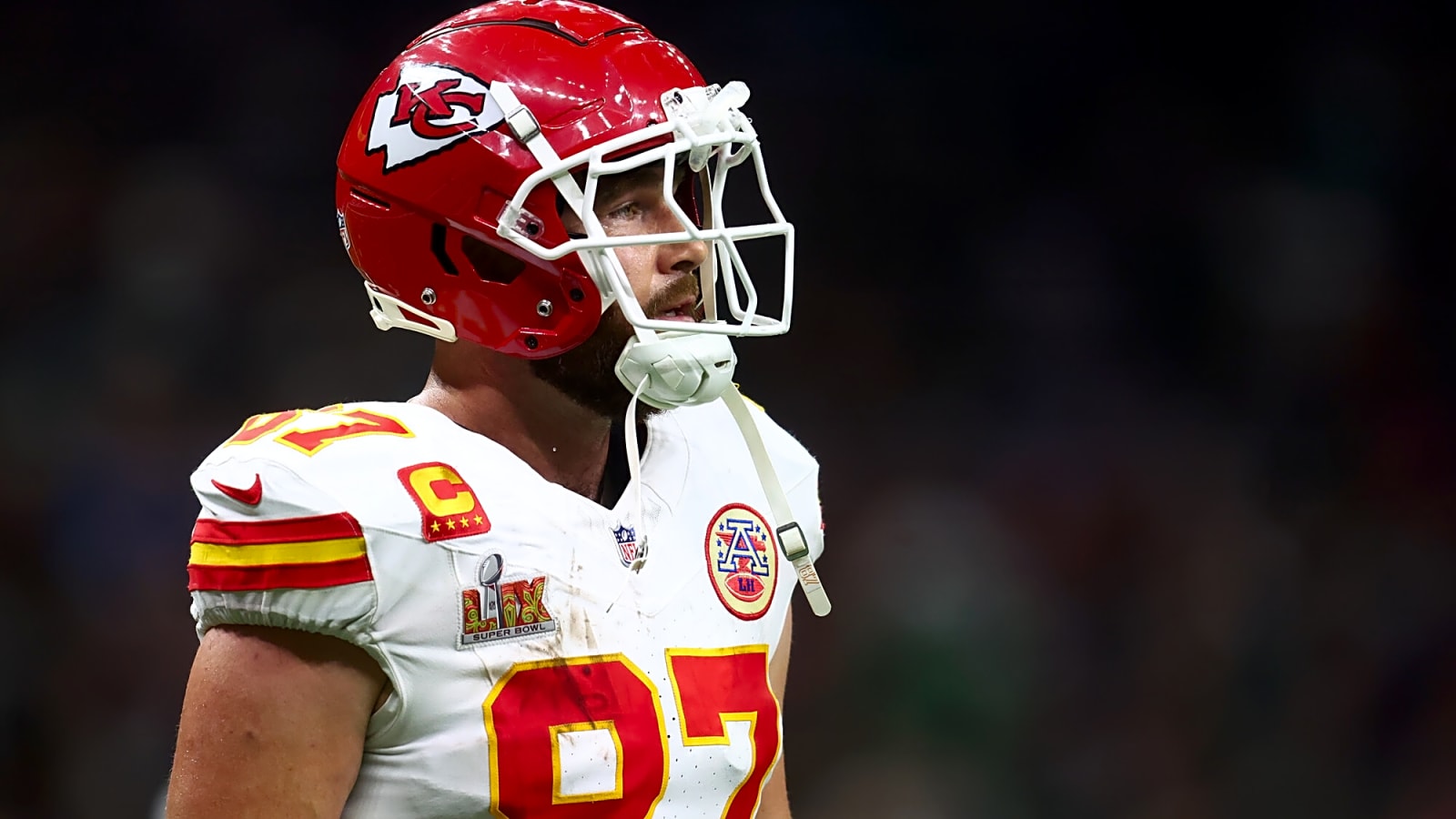 Travis Kelce proves to be Taylor Swift&#39;s No. 1 fan during her surprise performance at Tight End University