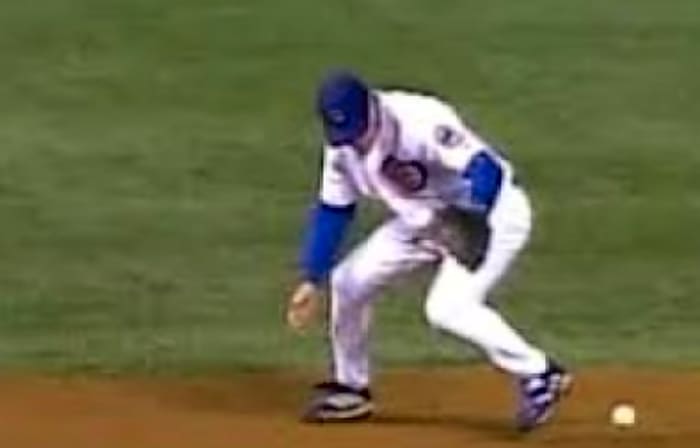 Gonzalez adds to Cubs' curse (2003)