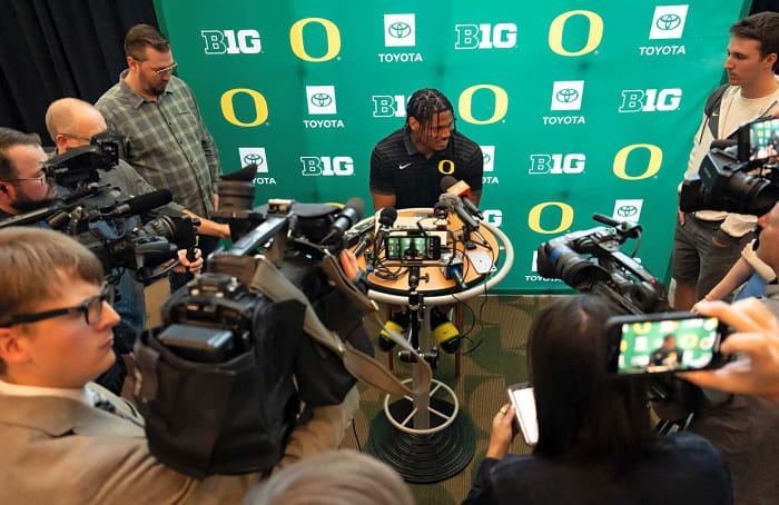 RB Makhi Hughes, Oregon