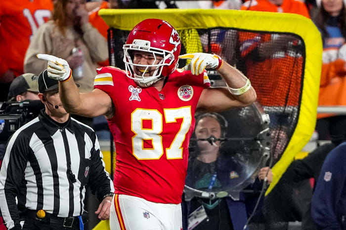 Travis Kelce will return for one more season