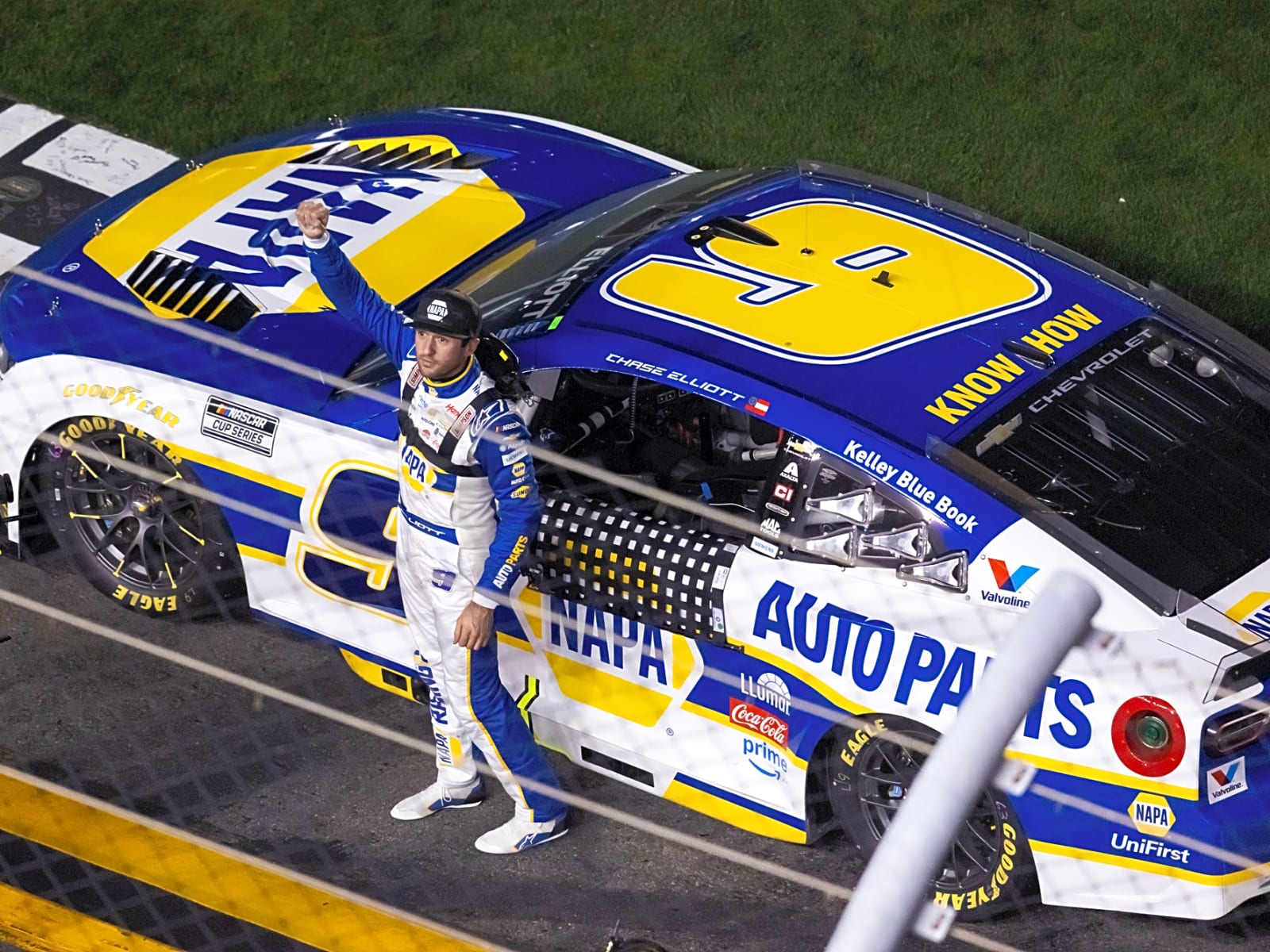 どっしり鮮やか！　アメストロ② Chase Elliott wins Daytona Duel 2; Anthony Alfredo races into
