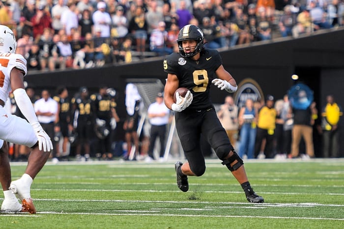 Tight End: Eli Stowers, Vanderbilt, Senior