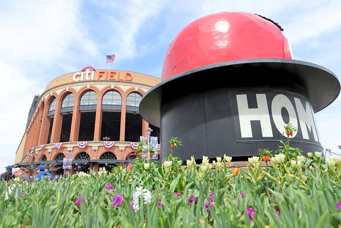 The Home Run Apple at Citi Field