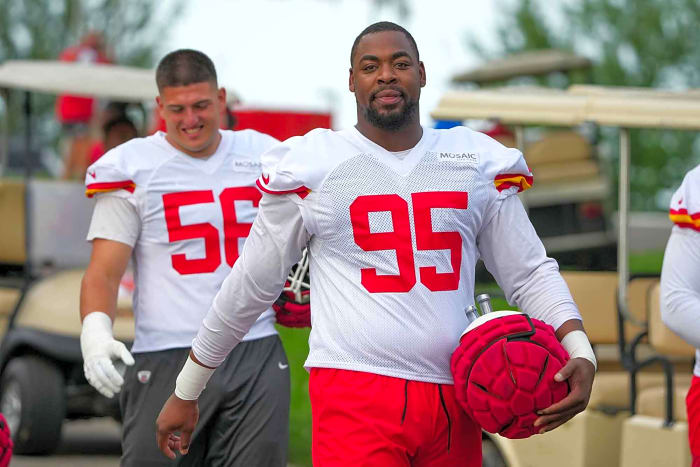 Chris Jones, DT, jefes