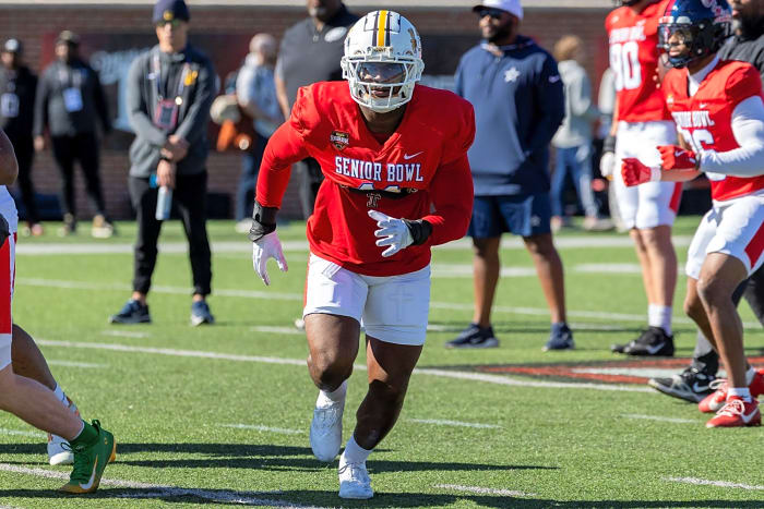 Nadame Tucker, DE, Western Michigan