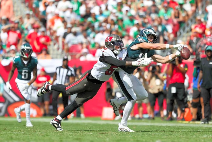 Overpaid defensive end: Haason Reddick, Tampa Bay Buccaneers