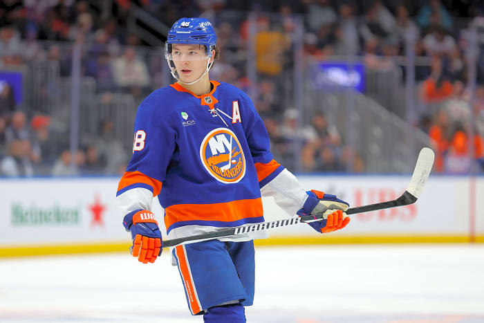 2025: Matthew Schaefer, D, New York Islanders