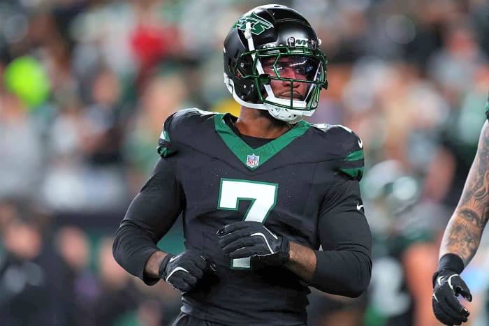 Tampa Bay Buccaneers: Signed Haason Reddick