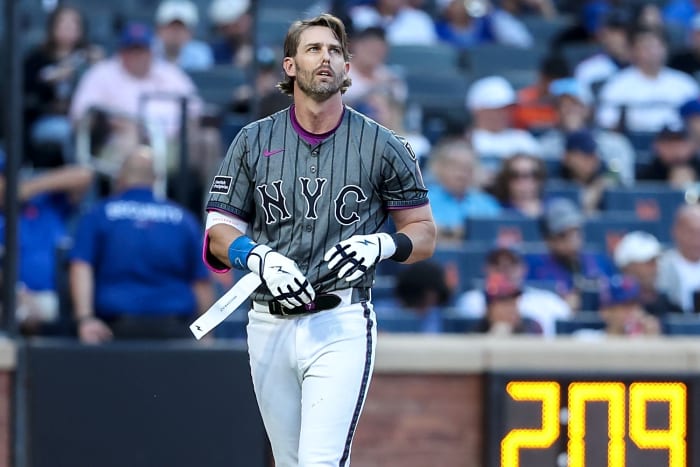 Overpaid second baseman: Jeff McNeil, Athletics