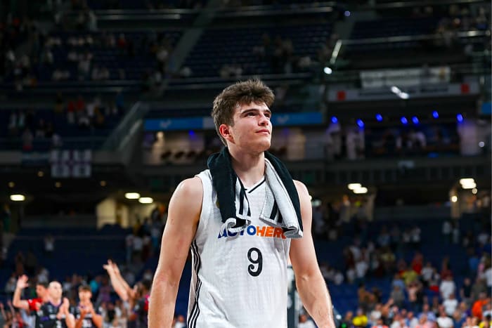 30) Los Angeles Clippers: Hugo Gonzalez, Real Madrid