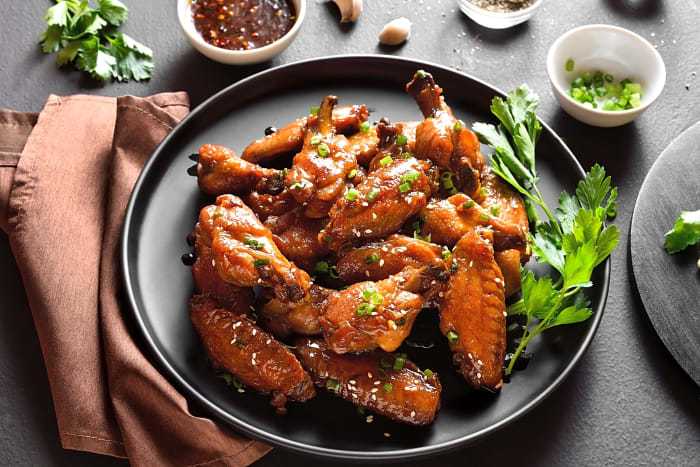 Sticky chicken wings