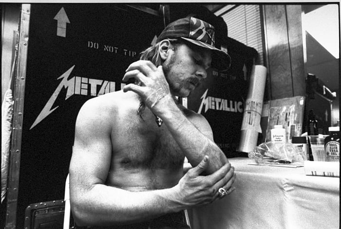 Hetfield like a moth into flame