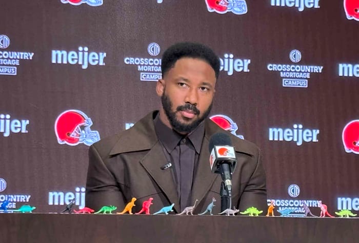Cleveland Browns: Re-signed Myles Garrett