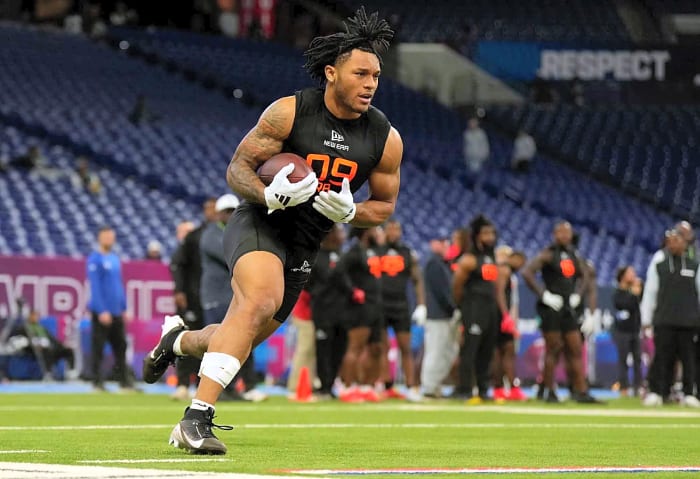 Los Angeles Chargers: Omarion Hampton, RB