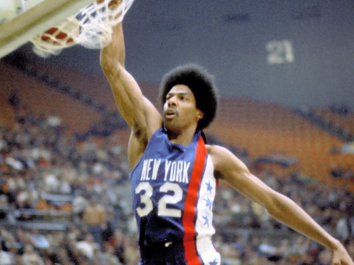 Julius Erving to the 76ers for cash (1976)