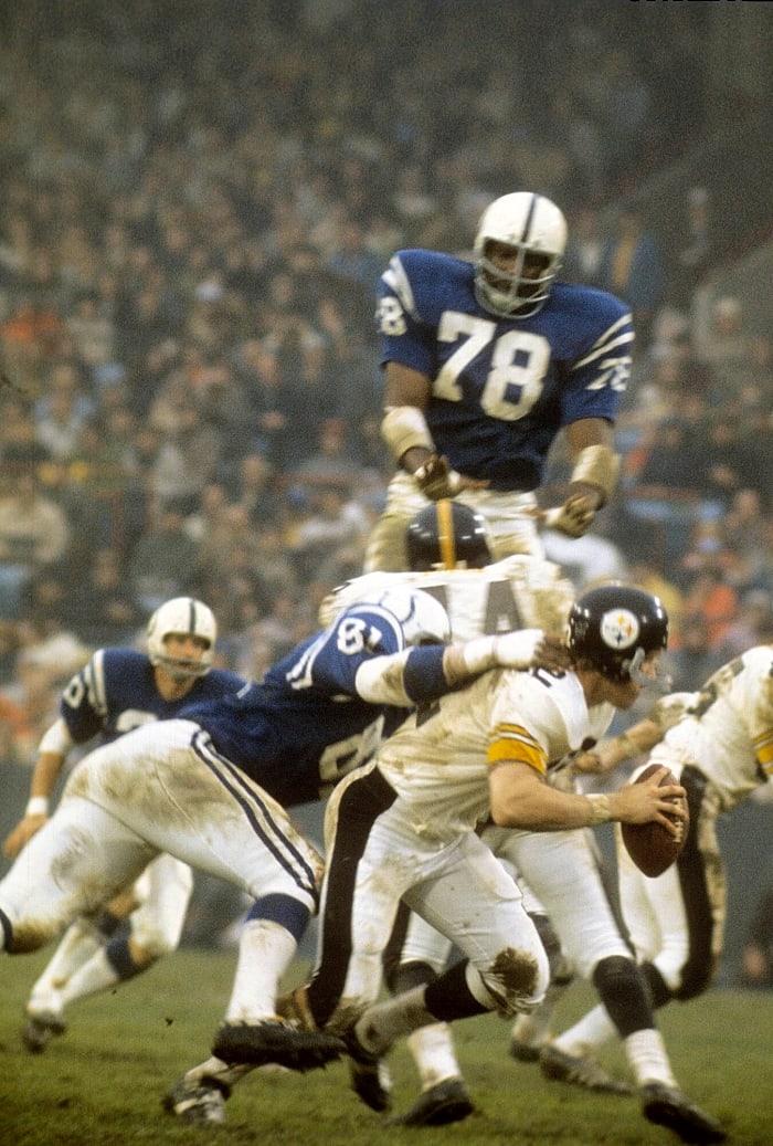 1973: Saints hand Colts Bert Jones in acquiring Billy Newsome