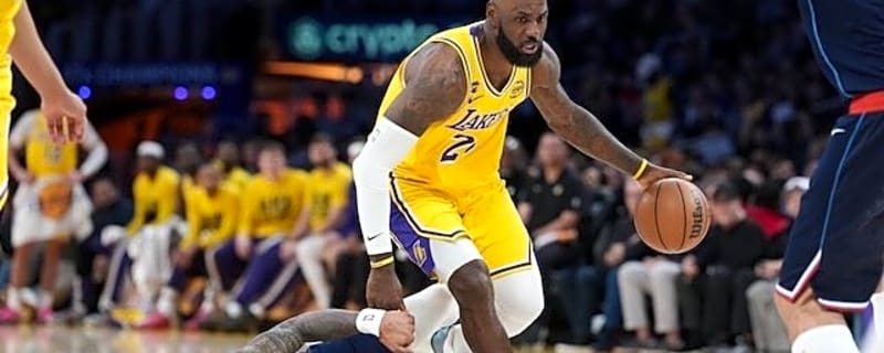  LeBron James Explains How Knee Soreness Began & Desire To Play Through It