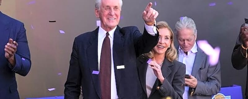  Pat Riley Wants NBA Coaches To Wear Suits Again