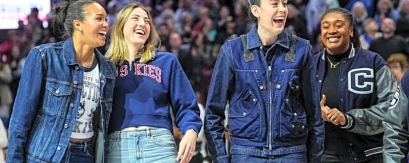 Back For Three: Two-Time Euro Champ Stewart Returns To Fenerbahçe