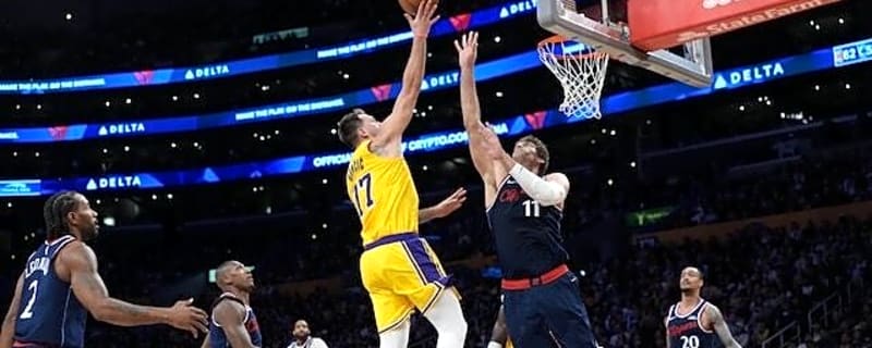  Lakers Hang On To Beat Clippers In First Game After All-Star Break