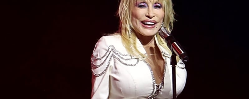 Dolly Parton believes mentor Porter Wagoner thought of her as a threat