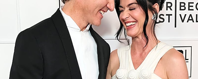 Katy Perry and Justin Trudeau Share a Kiss During Saint-Tropez Getaway